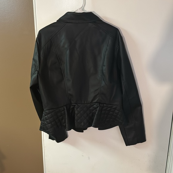 Black moto coat. - Picture 5 of 5